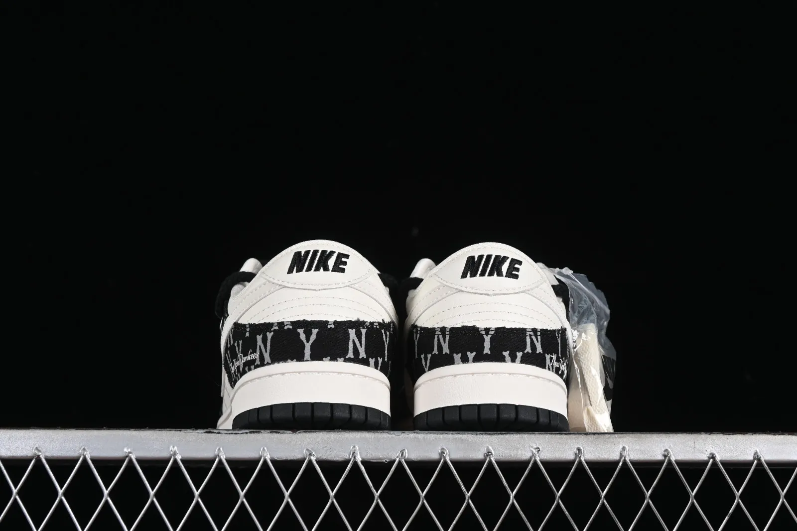 Nike SB Dunk Low MLB Off White Black SJ2068-251