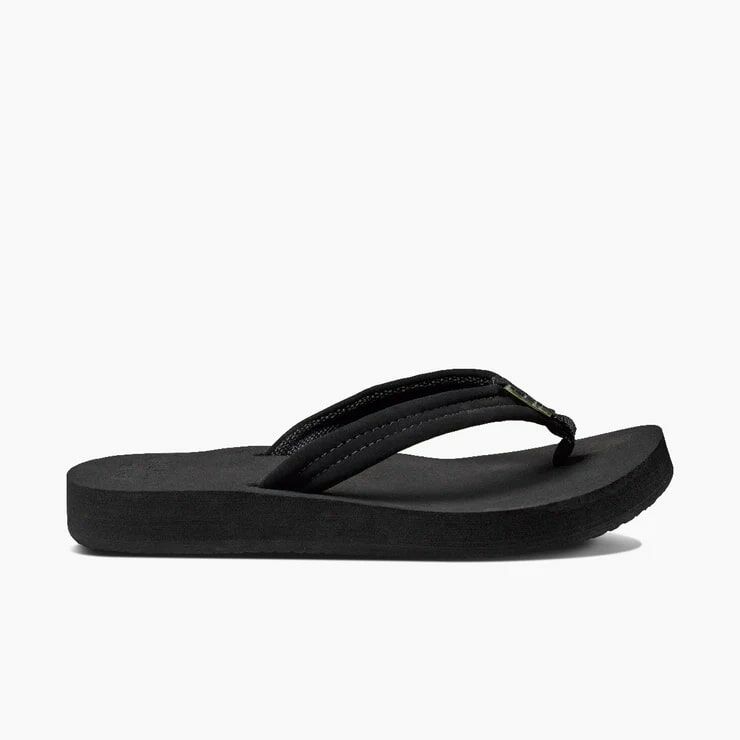 REEF Women's Cushion Breeze Sandal in Black